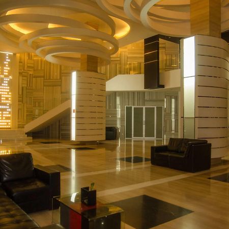 Royal Suite Condotel Medan Exterior photo