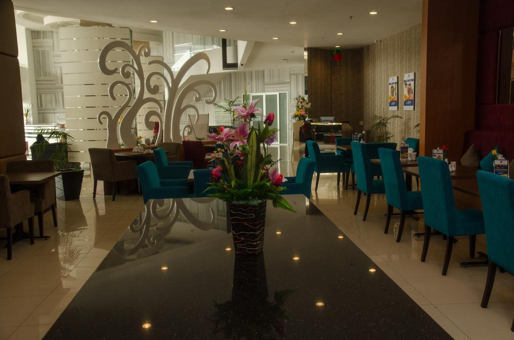 Royal Suite Condotel Medan Exterior photo