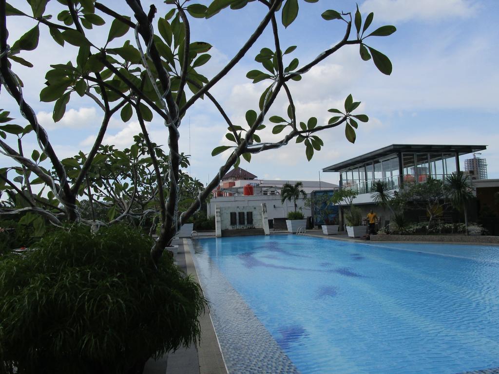 Royal Suite Condotel Medan Exterior photo