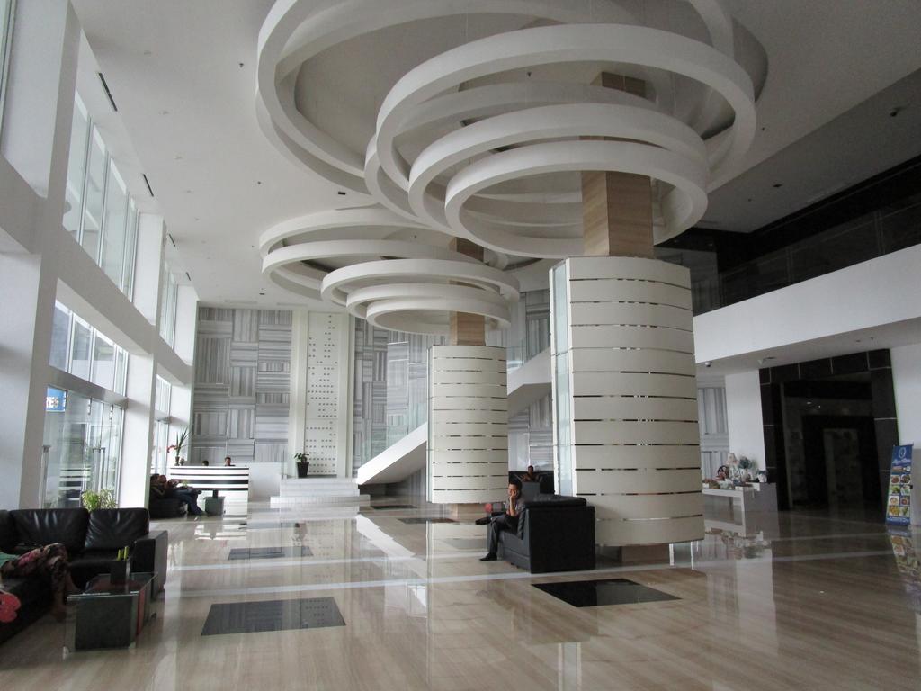 Royal Suite Condotel Medan Exterior photo