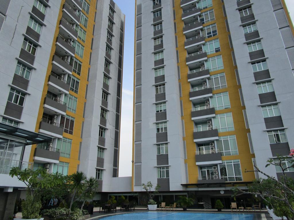 Royal Suite Condotel Medan Exterior photo