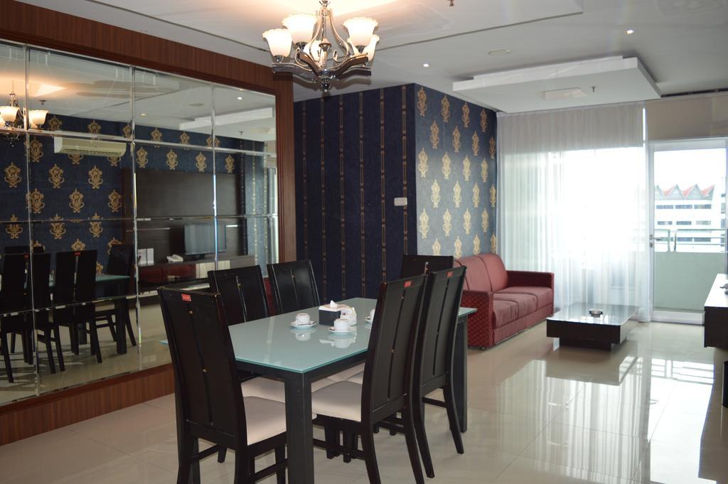 Royal Suite Condotel Medan Exterior photo