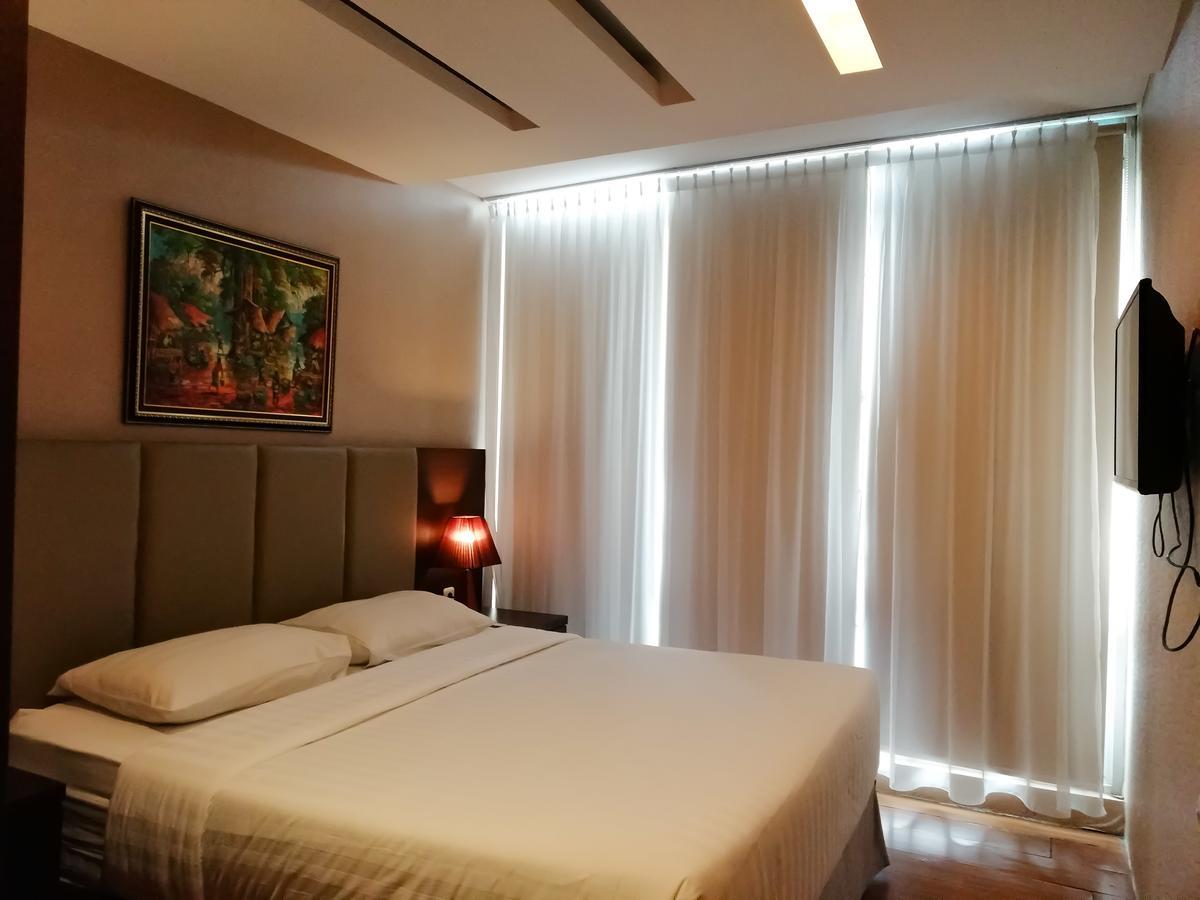 Royal Suite Condotel Medan Exterior photo