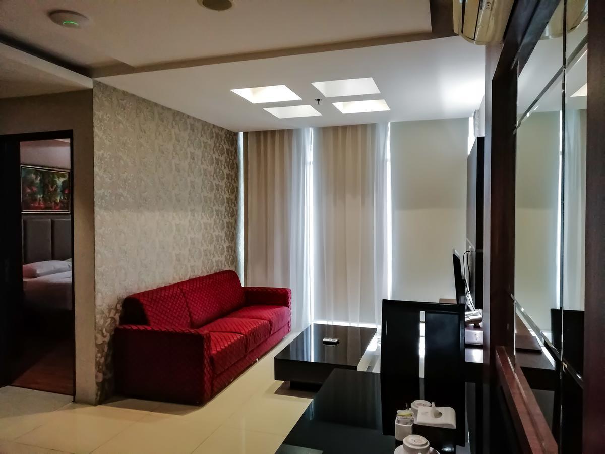 Royal Suite Condotel Medan Exterior photo