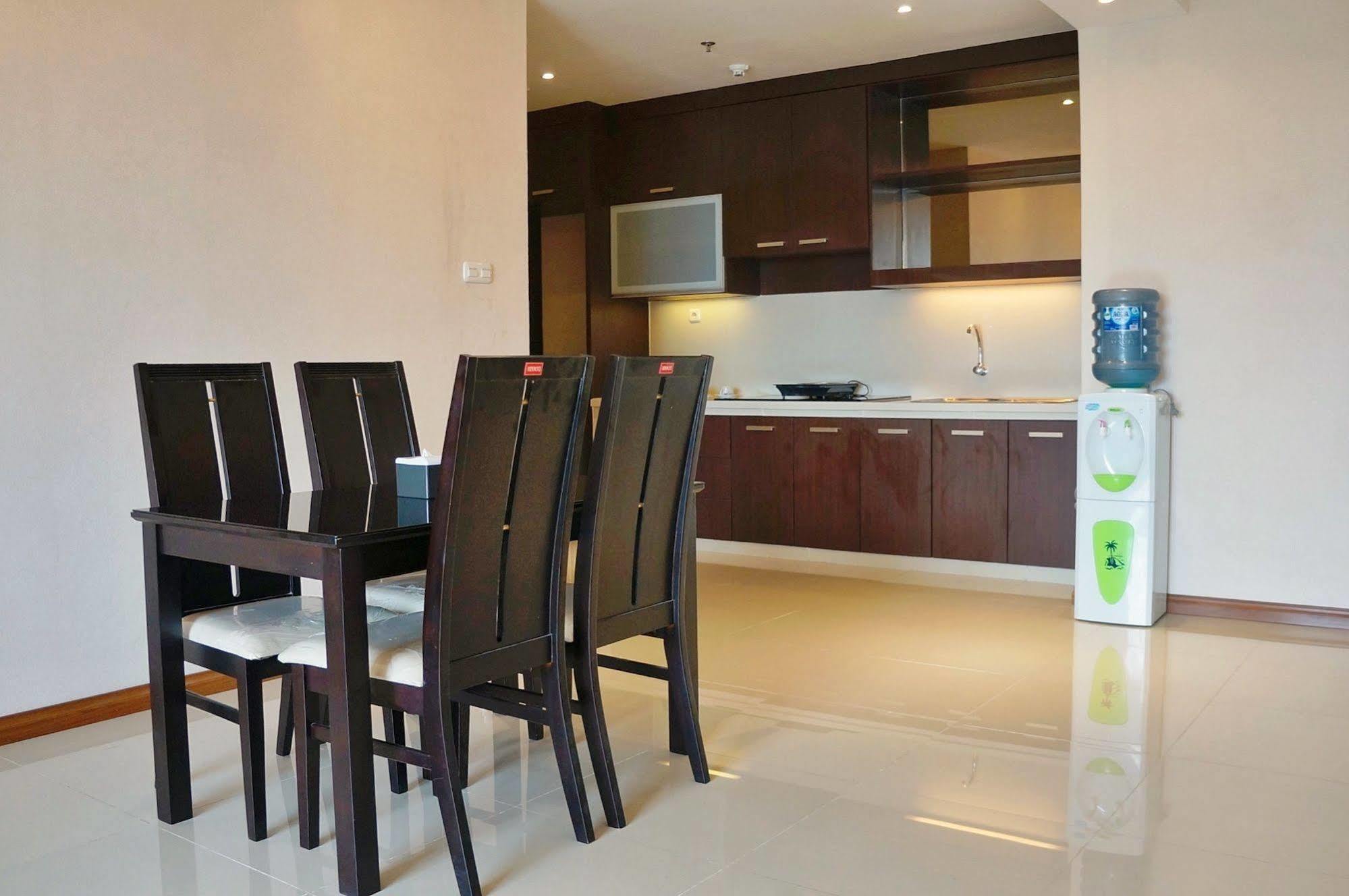 Royal Suite Condotel Medan Exterior photo