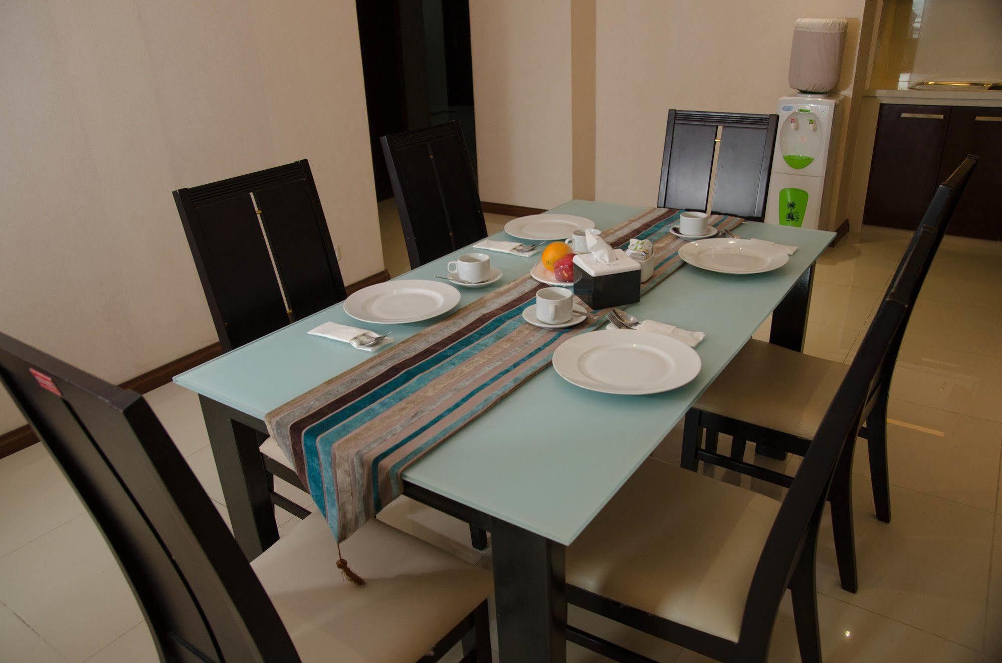 Royal Suite Condotel Medan Exterior photo