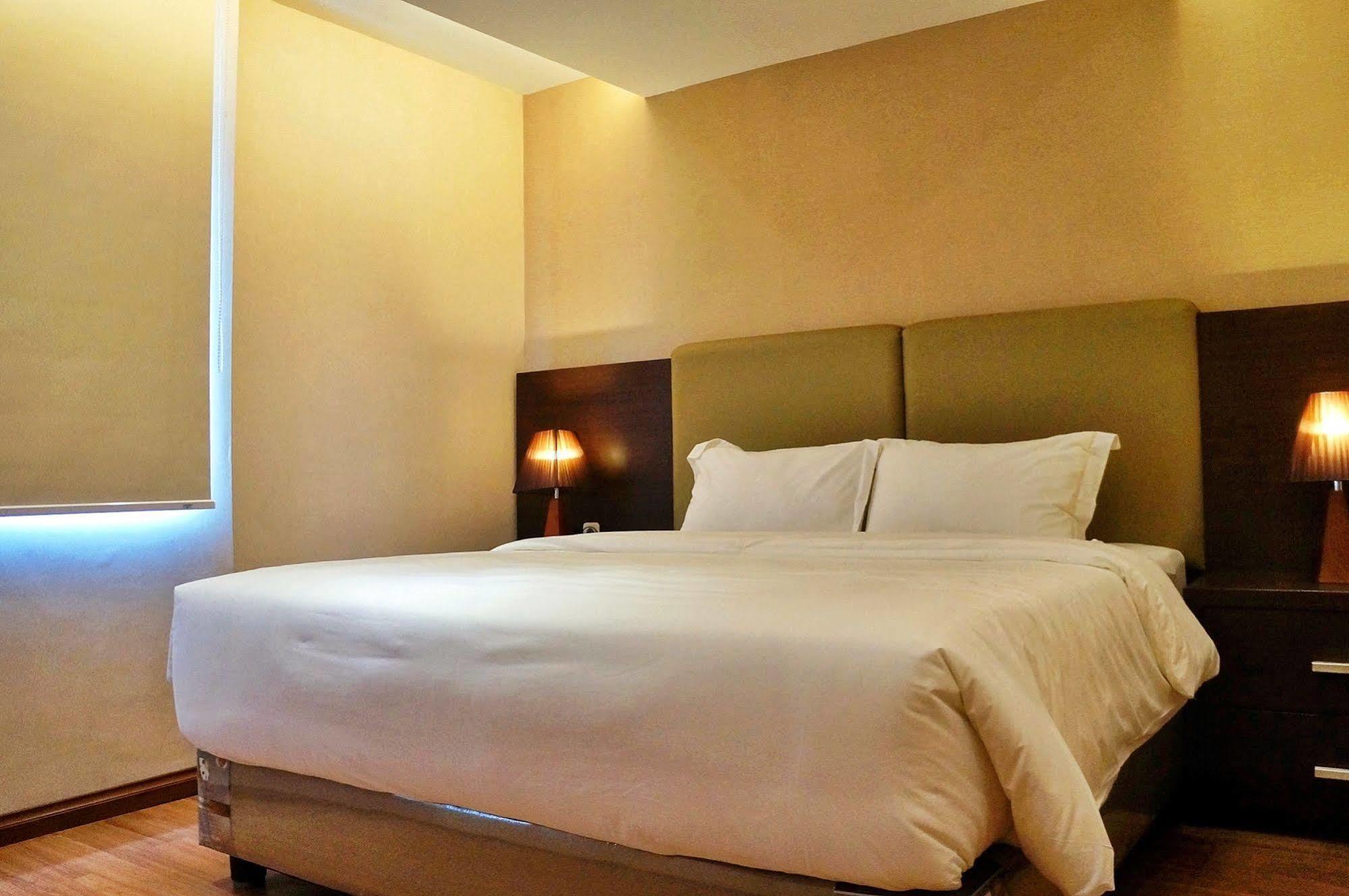 Royal Suite Condotel Medan Exterior photo
